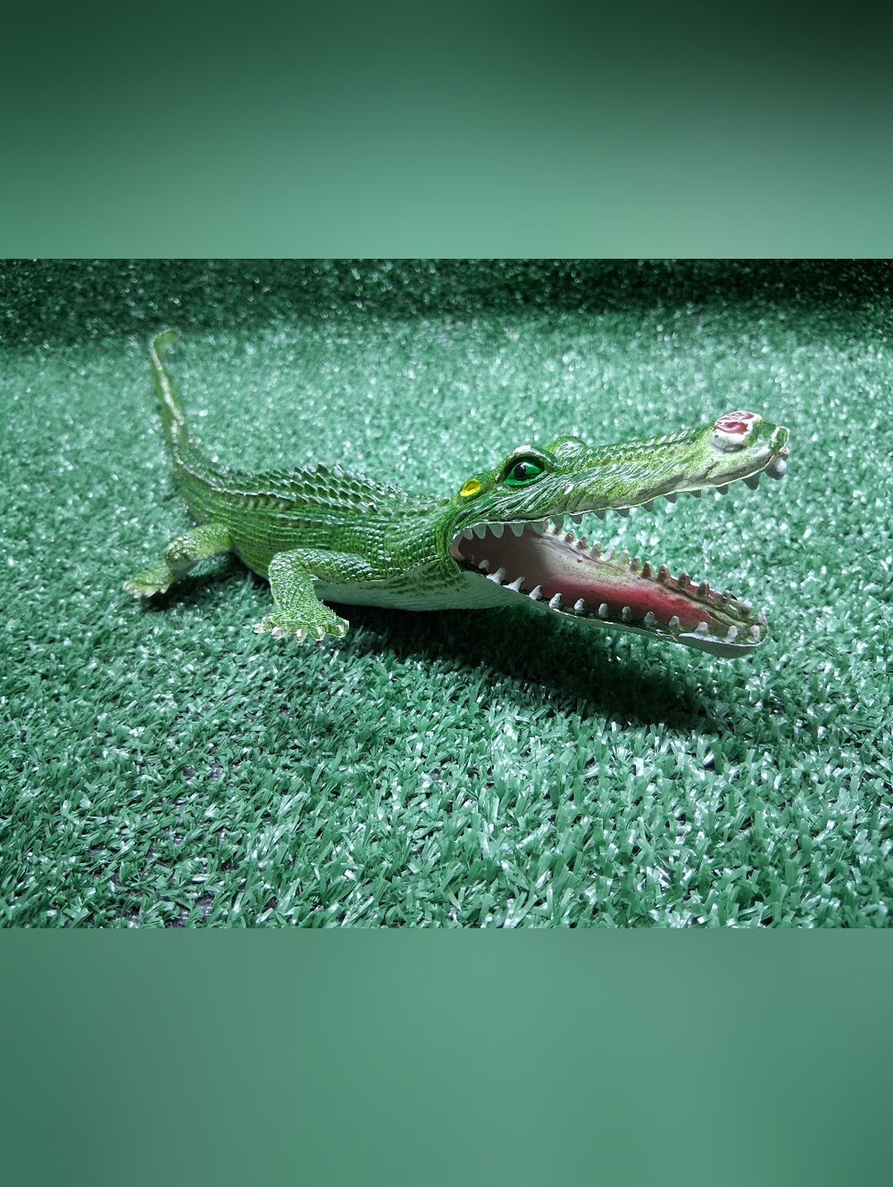 Vintage Imperial Alligator Crocodile Toy Green Plastic Figure Hong Kong 1976 18"
